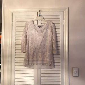 White 3/4 sleeve crochet blouse petite large